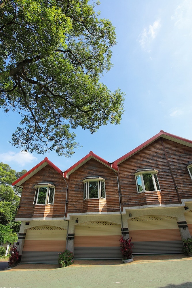 Regale Villa Hotel