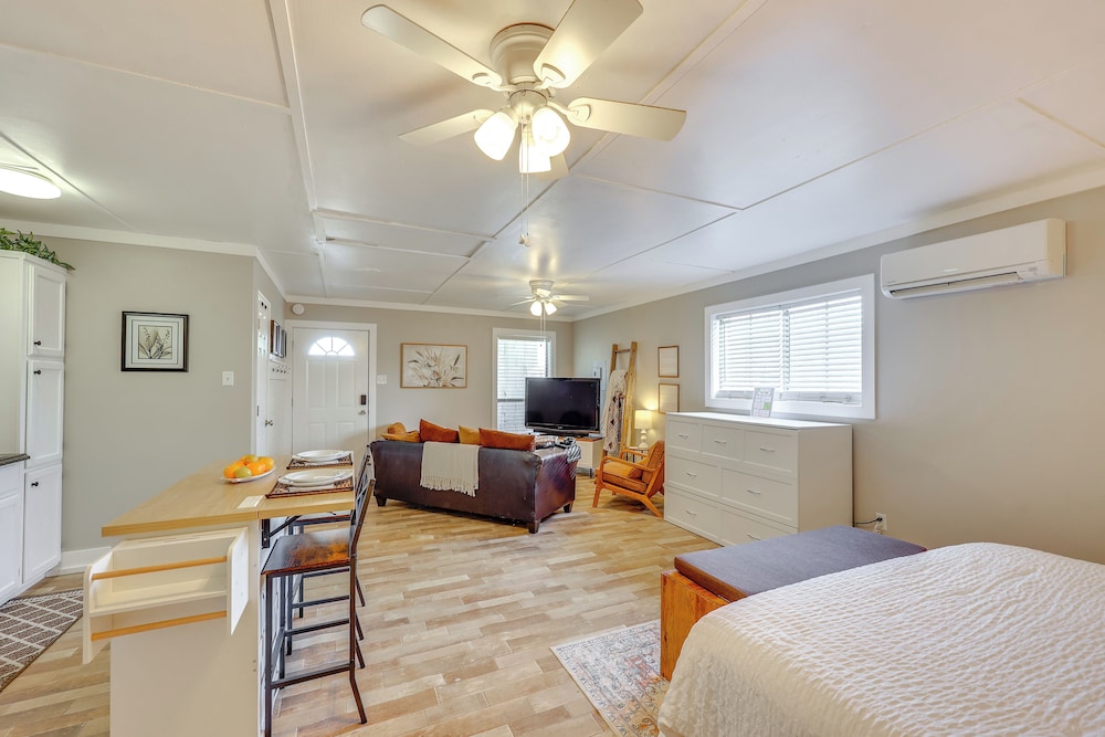 Pet-friendly Studio w/ Yard & Fire Pit in Vilonia!