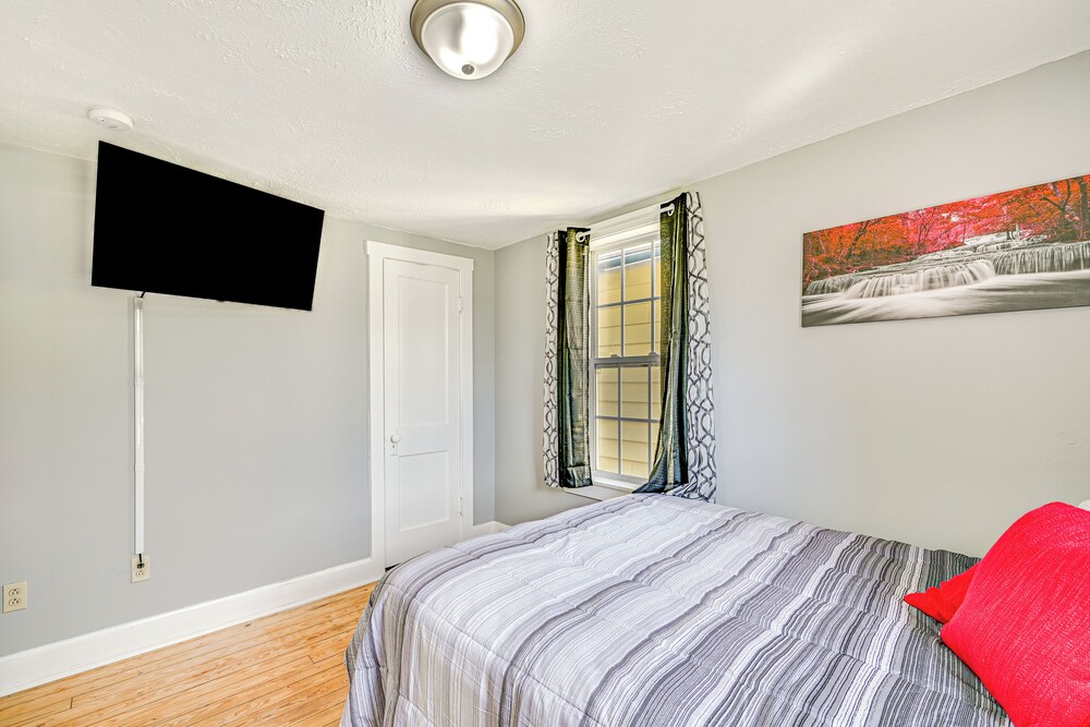 Pet-friendly Apt: Yard & Fire Pit in Boonville