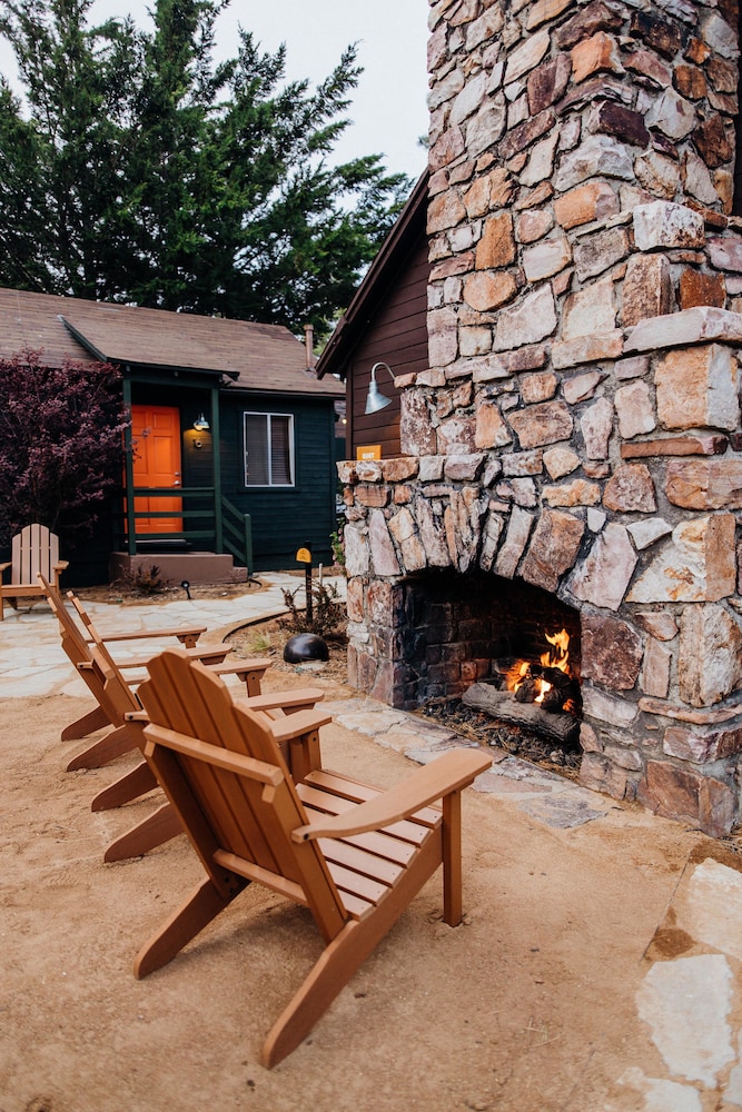 Noon Lodge at Mallard Bay