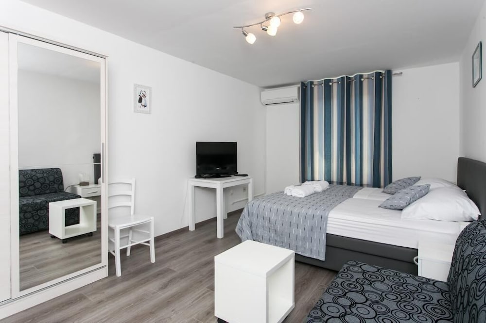 Apartment Tetepave