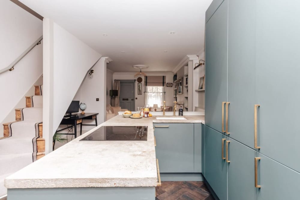 The Emerald - Central Henley 2 Bedroom House - From 145 Per Night
