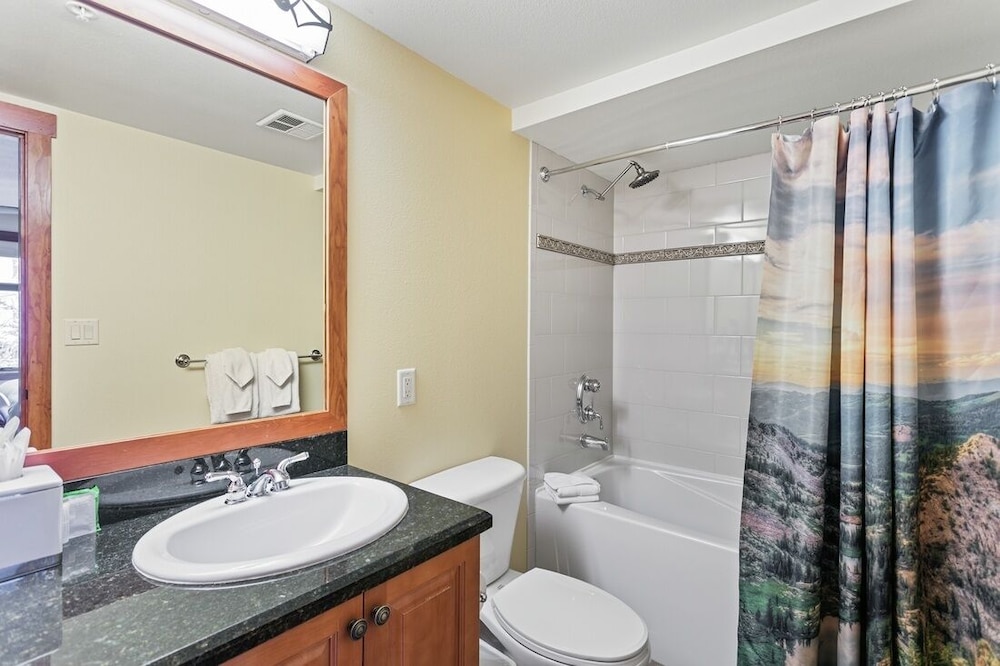 1311A - Two Bedroom Deluxe Eagle Springs West 2 Condo