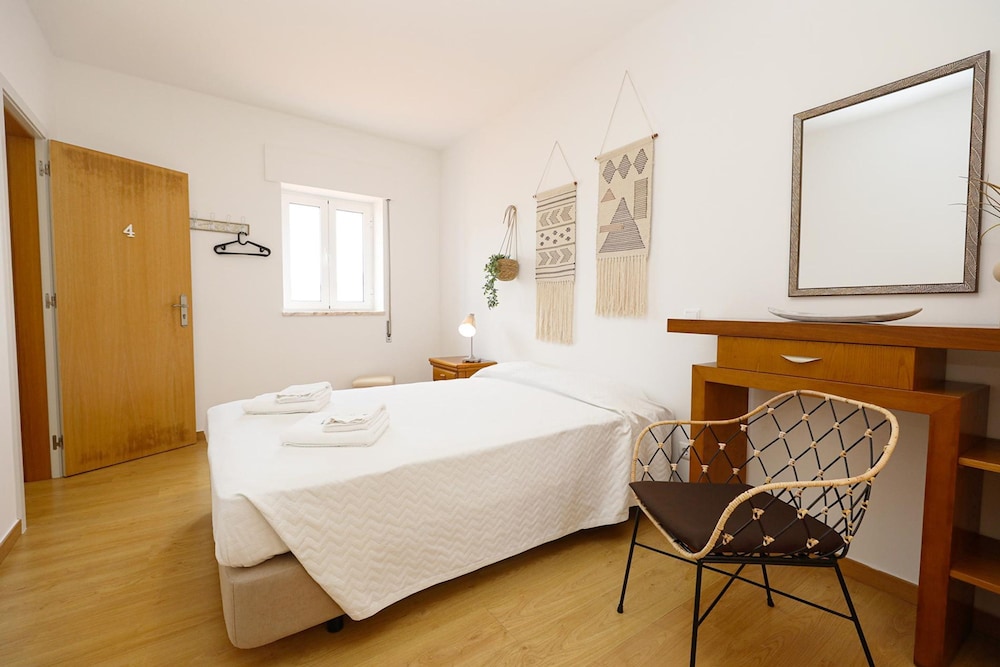 Z 04 - Bedroom 4 in Gil Vicente Guest Rooms