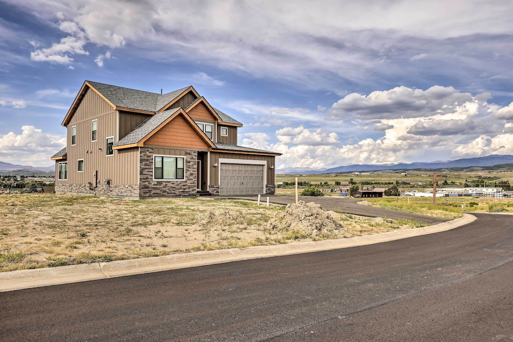 Walk To Golf: Modern Mtn-view Home in Granby view 3