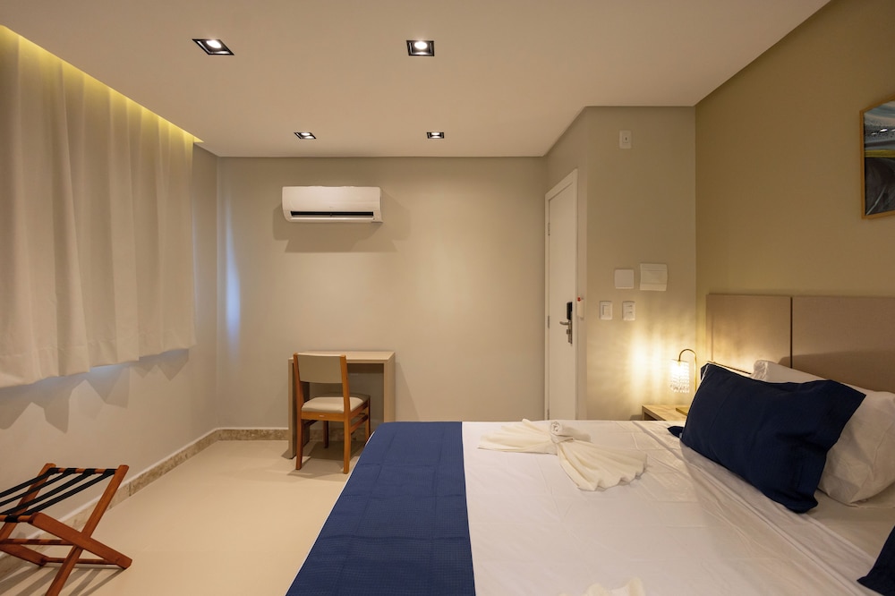 Aira Hotel