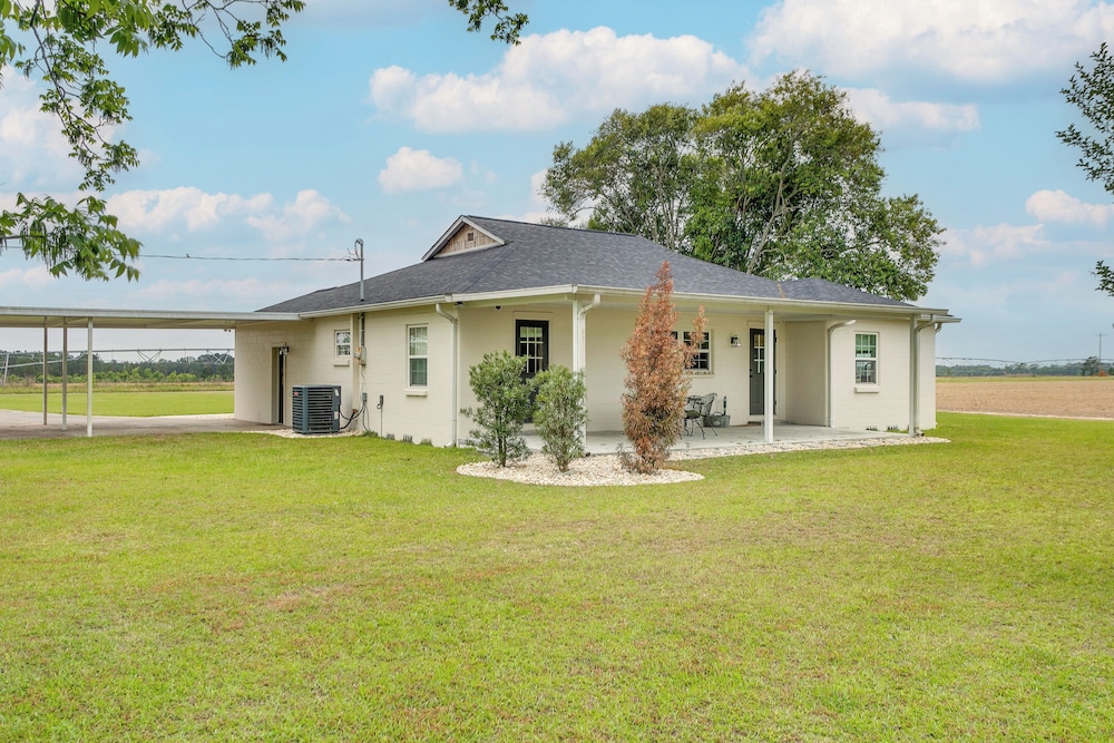 Beautiful Georgia Farmhouse Rental w/ Patio view 5