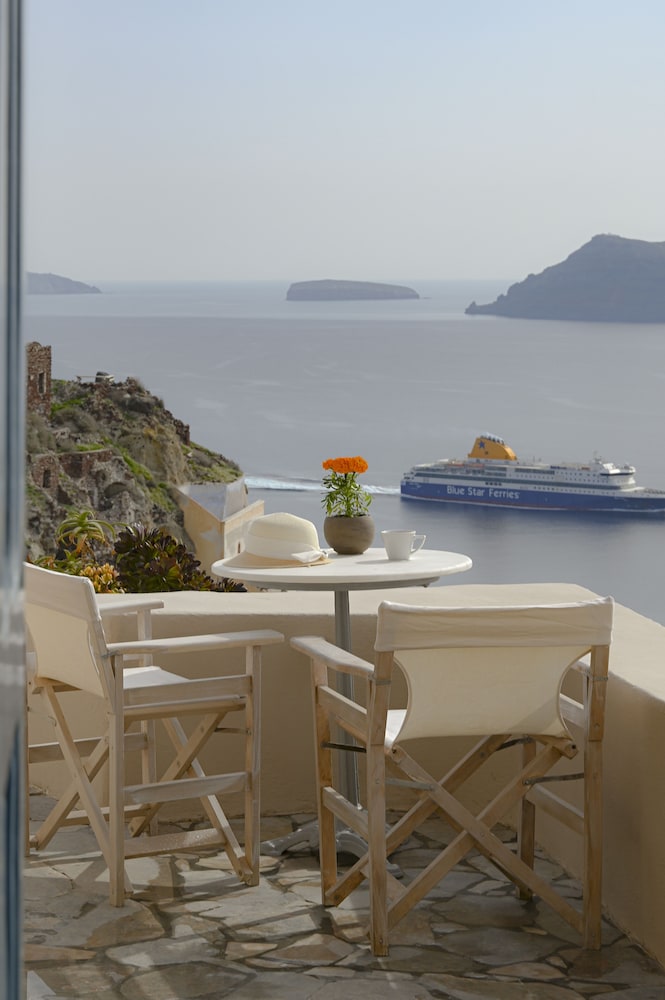 Nano Oia Villas