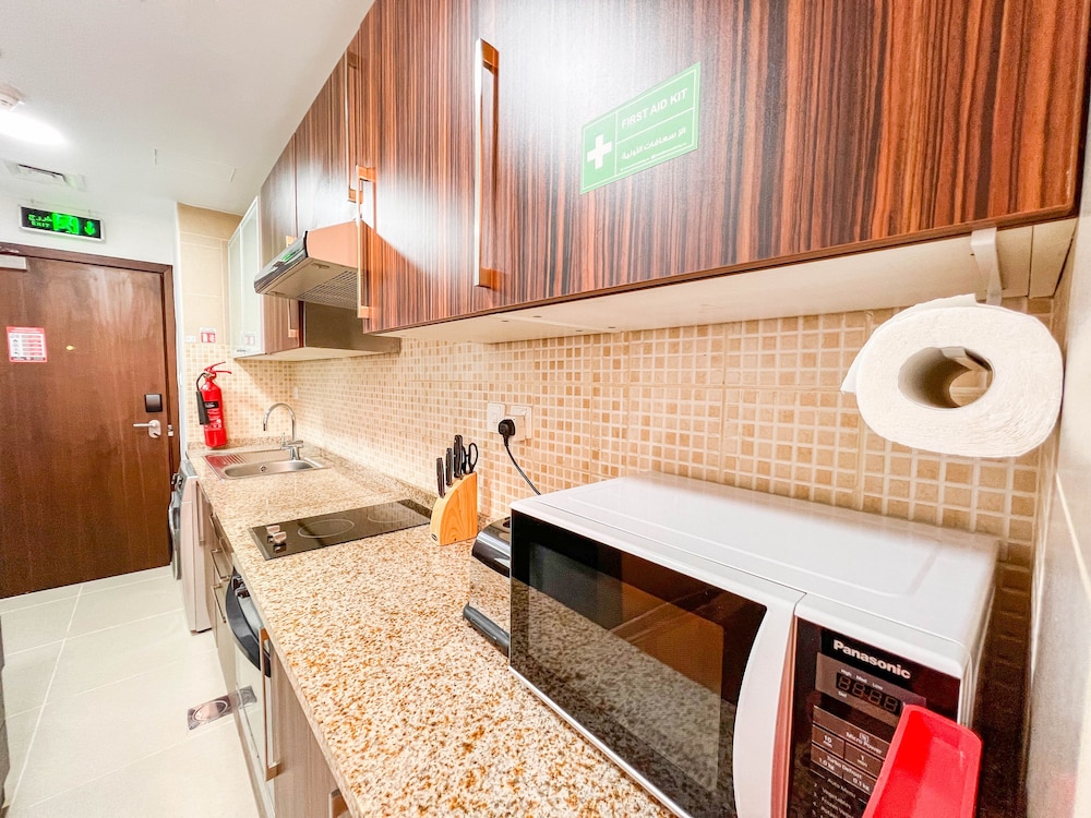 Cosmos Living Luxurious Studio Near Mari