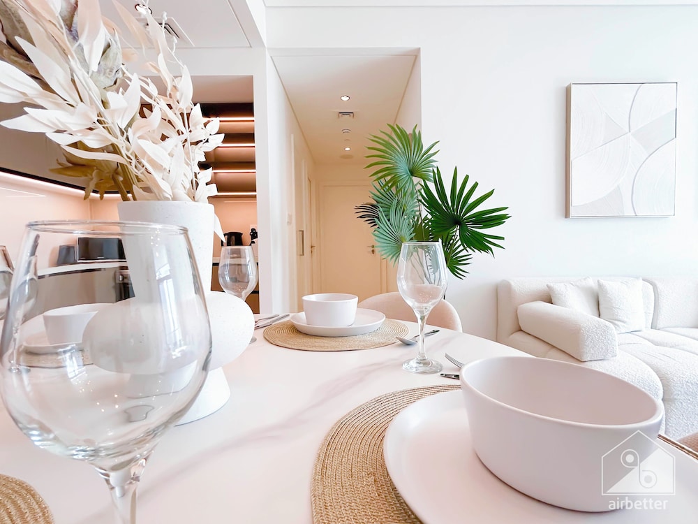 Luxurious 2B Apartment at Burj Crown Downtown