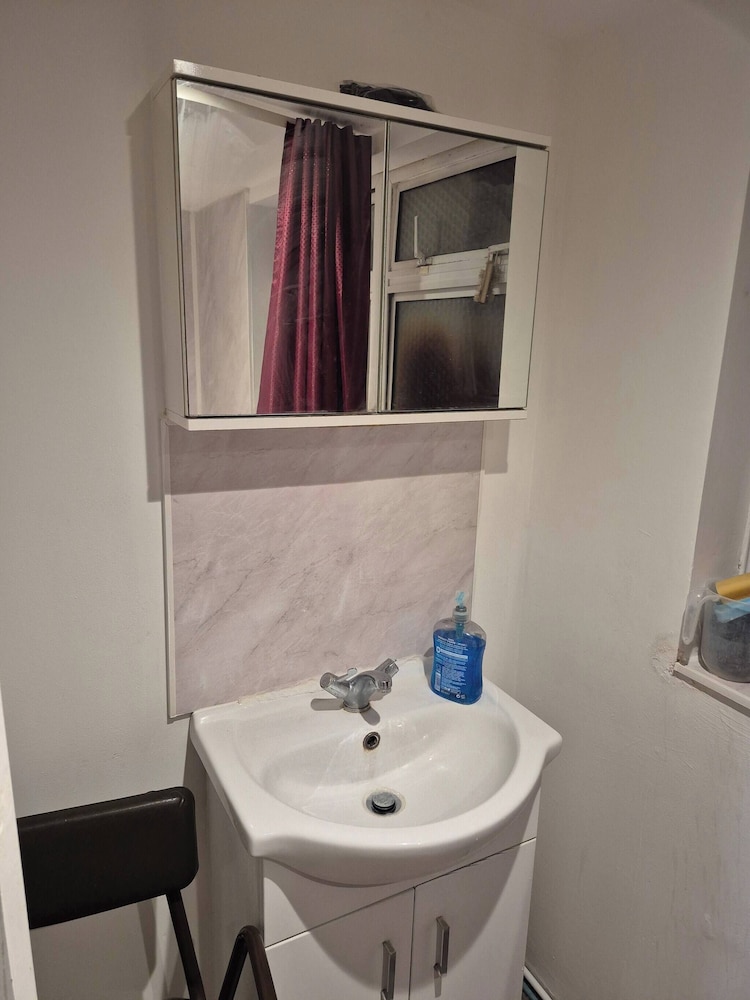 Room-private Room, Closer to Train Stati
