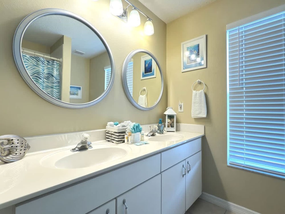 Near Disney Villa 3 bd Private Pool