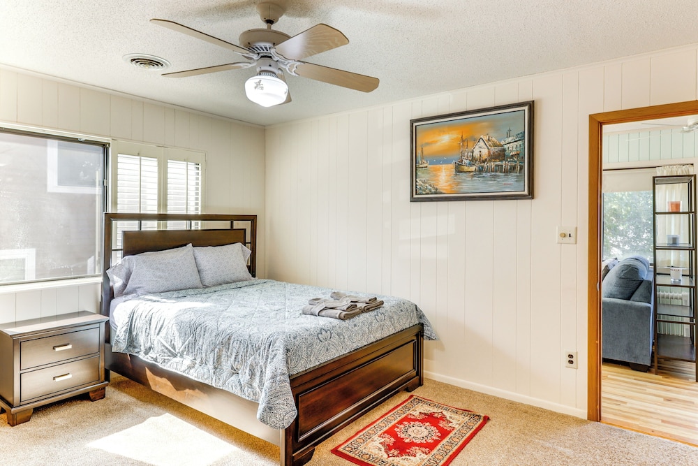 Walk to Shore: Outer Banks Beach Bungalow