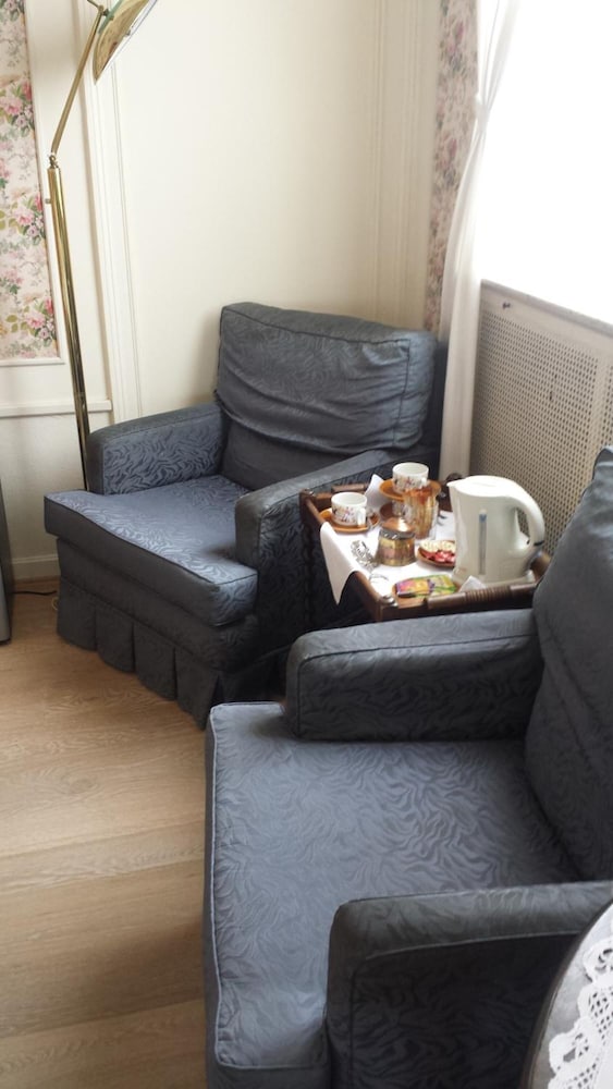 Fine Fleur Bed & Breakfast
