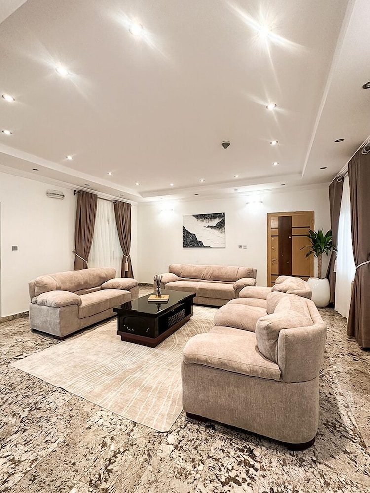 George Residence SDA Court Ikoyi