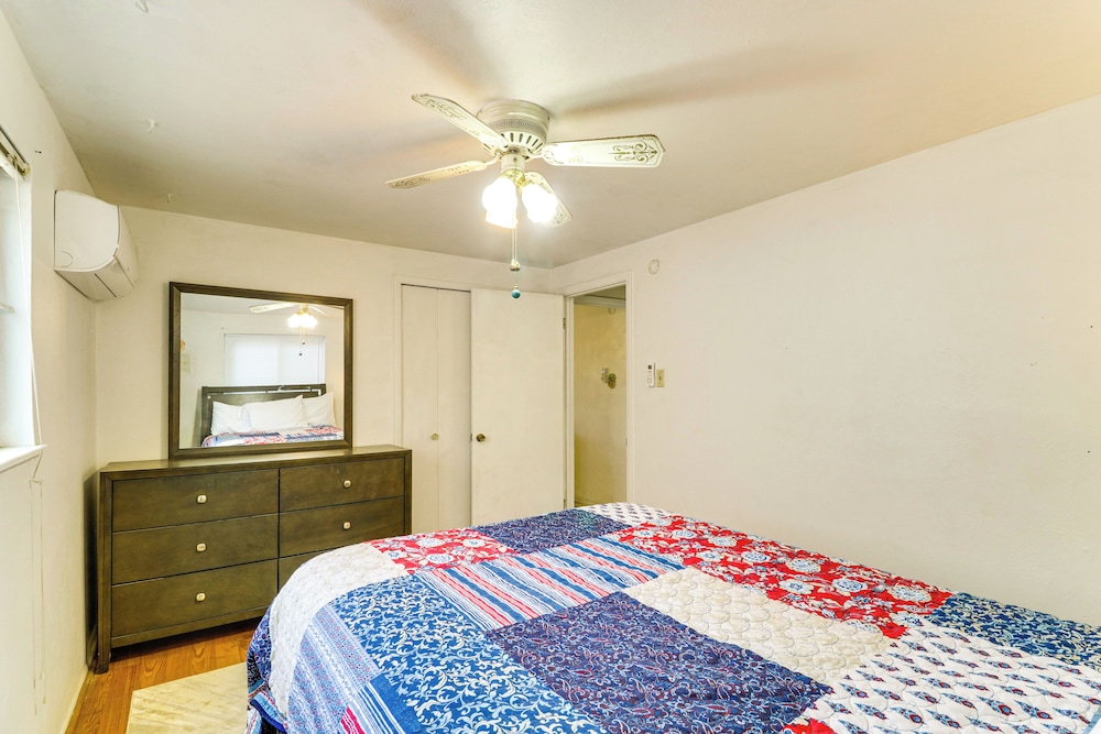Pets Welcome: Hot Tub Haven in Albuquerque!
