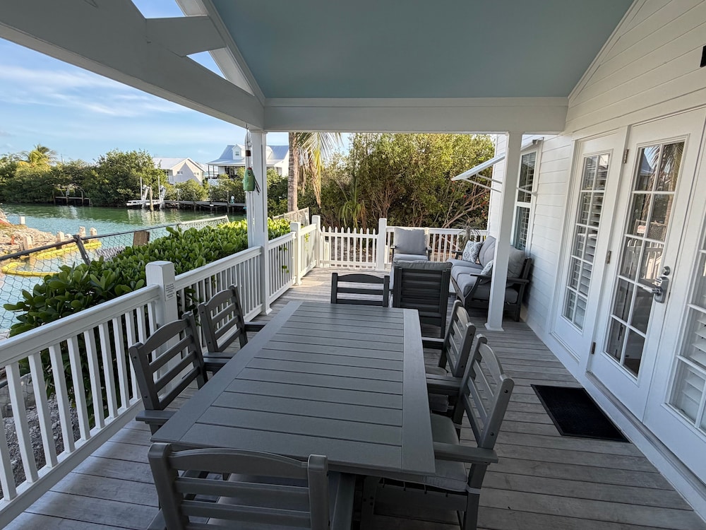 The Point At Coral Lagoon, Rare End Of Canal Villa 3 Bedroom Townhouse