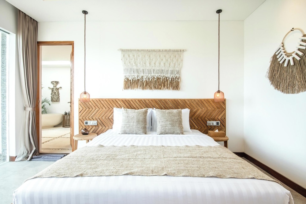 Brand New 4br Villa 400 to Finns Canggu