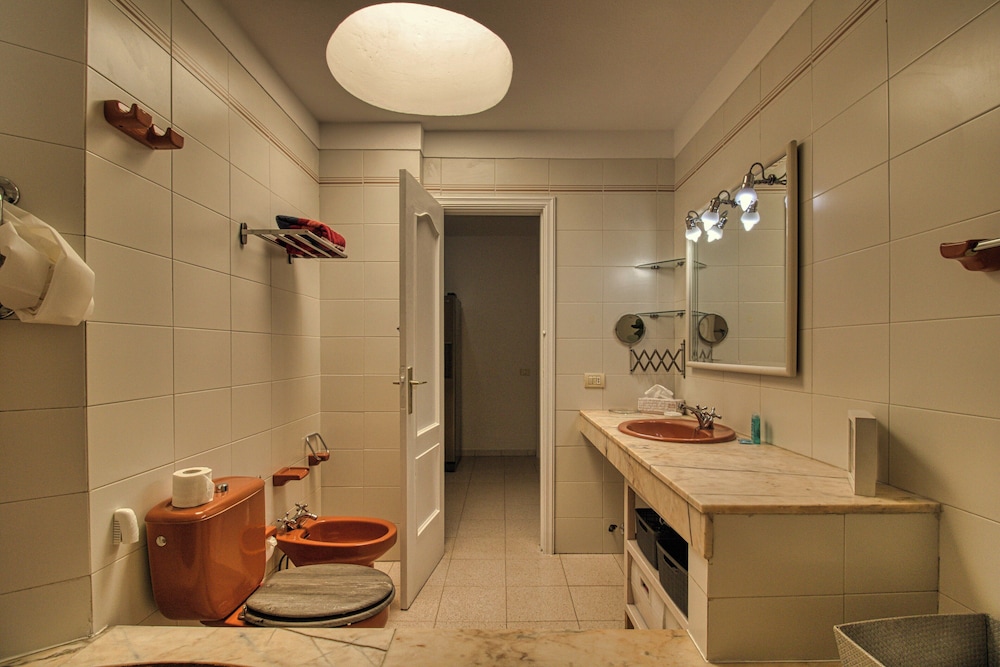 Apartment - Sleeps 4 - Jacuzzi - Terrace - Pool