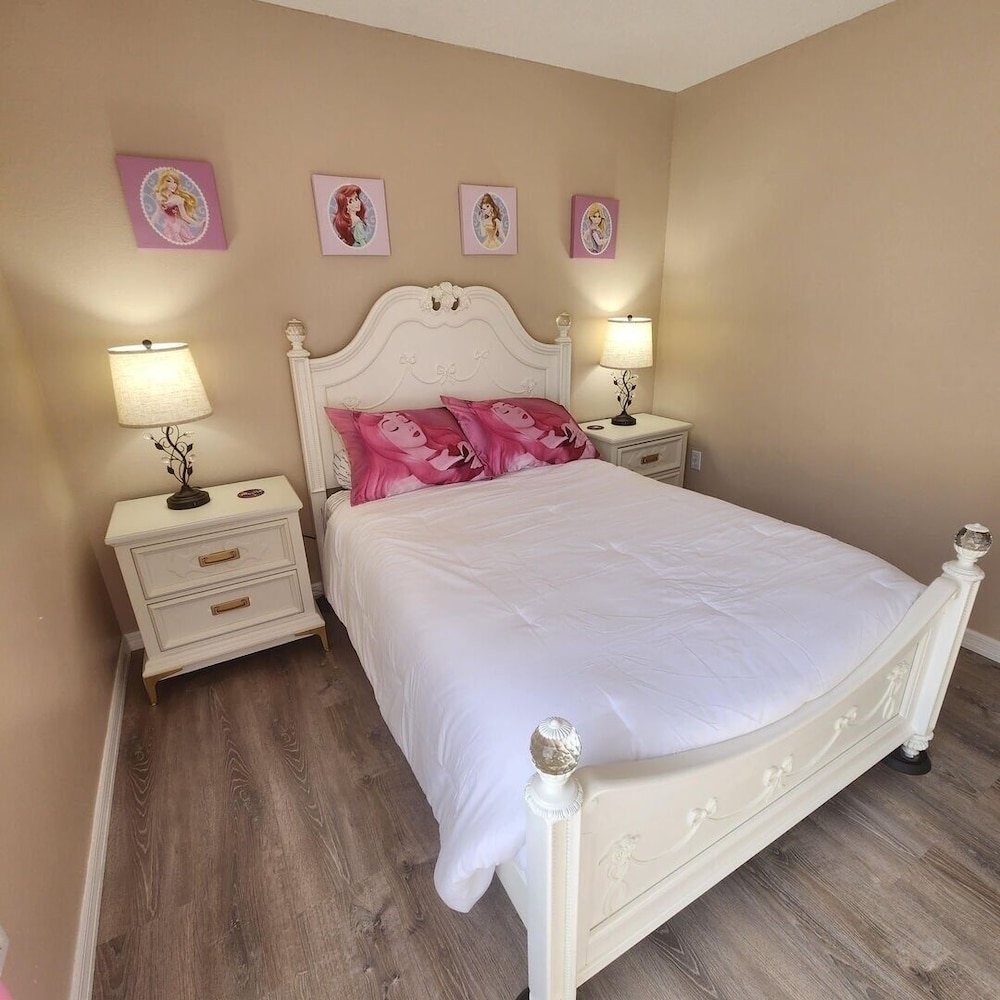 LKB4705AW 4 Bedroom villa in Lake Berkley 4 Home