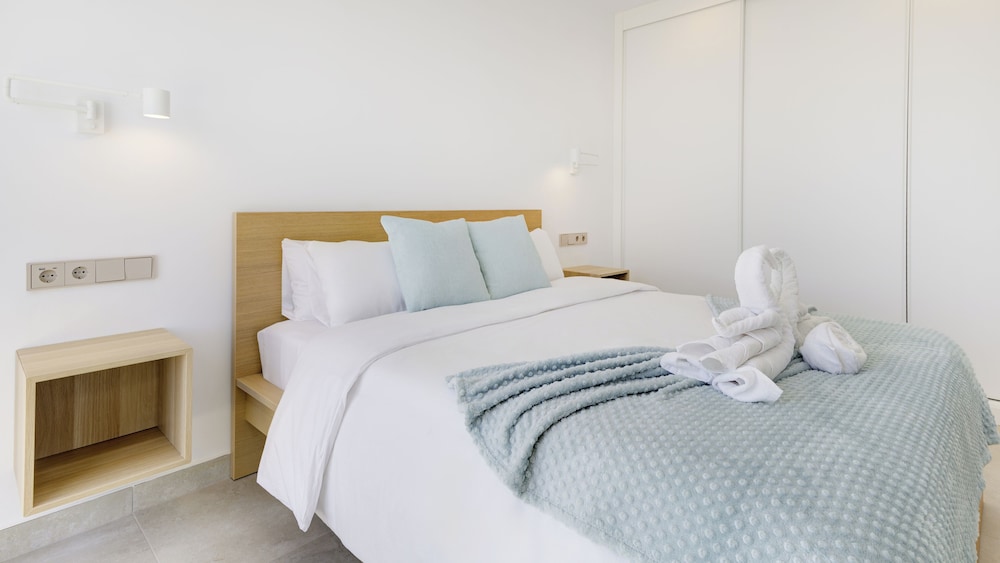 Calm Beach Apartments