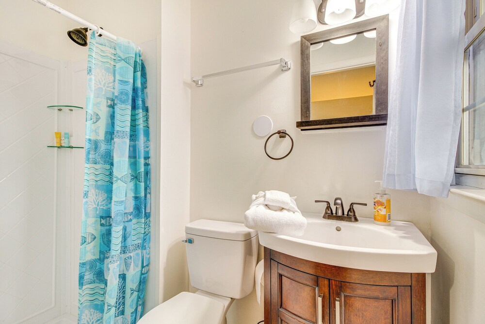 4 Mi to Savannah: Home w/ Gazebo & Seasonal Pool!