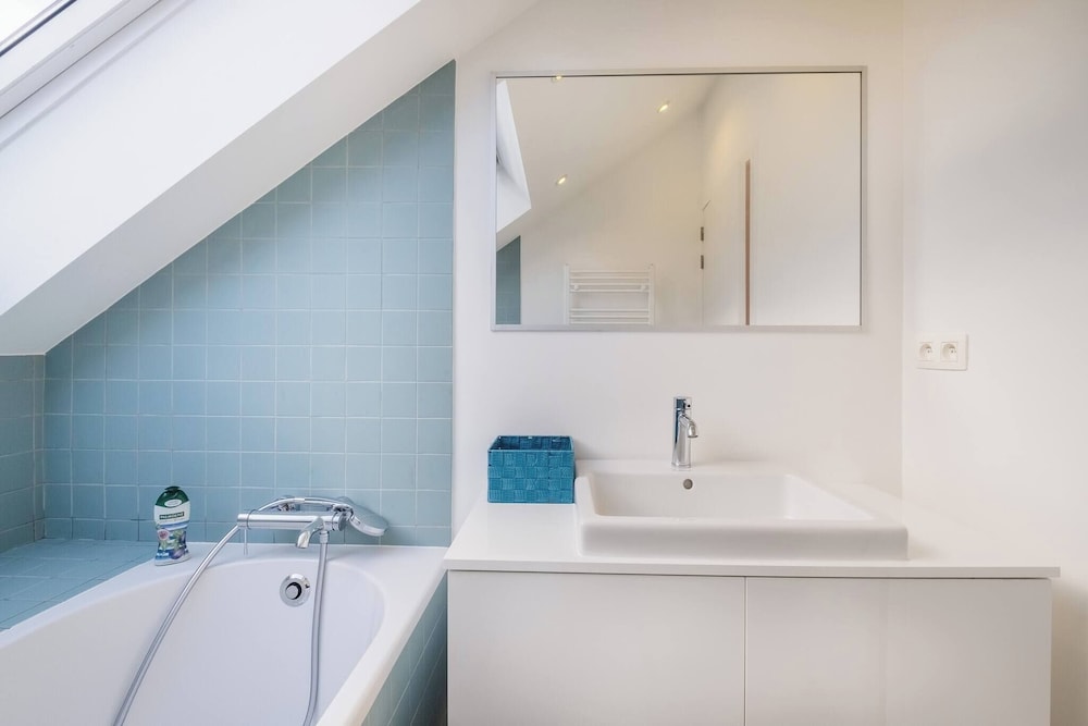Top Floor New Duplex Stunning View In Trendy St Gilles