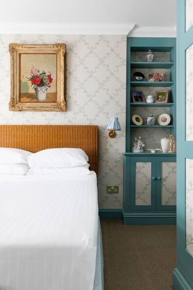 Westbourne Park Road Xvii by Onefinestay