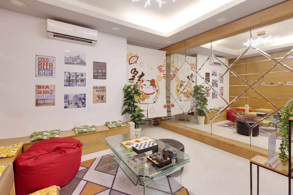 Saigon Authentic Hostel & Tours