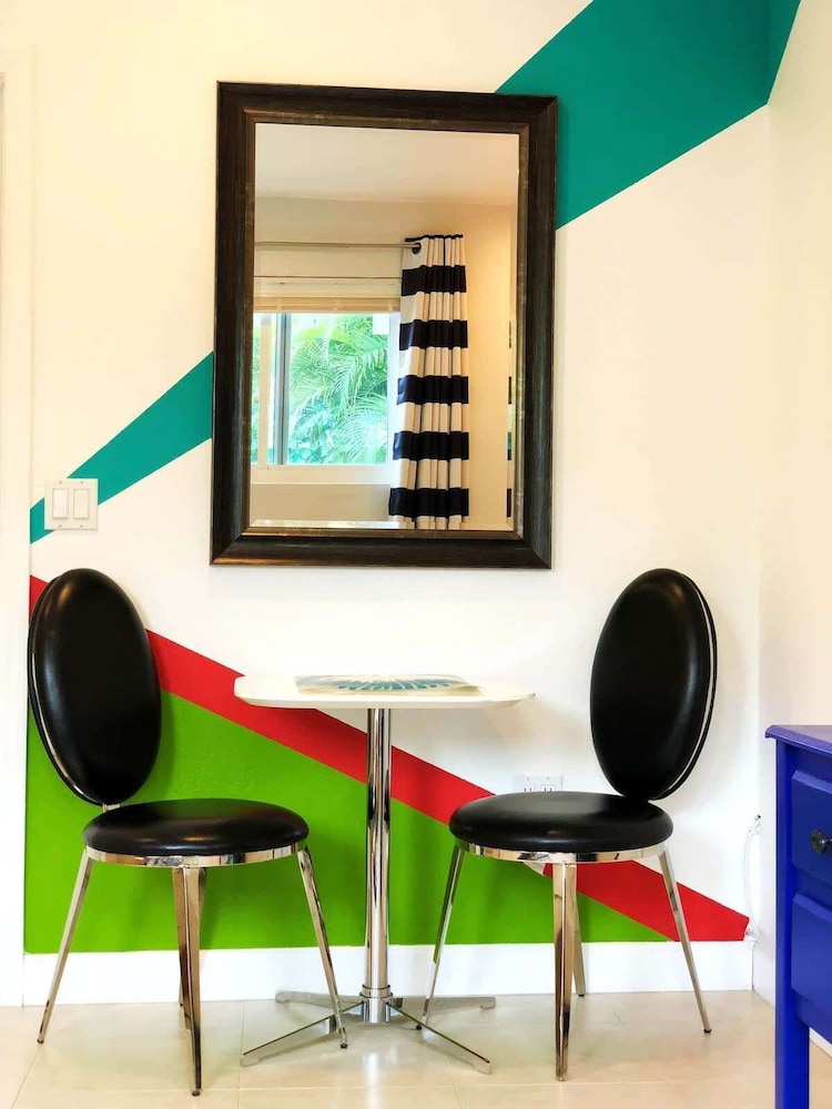 Studio in Las Olas Near FL Beach