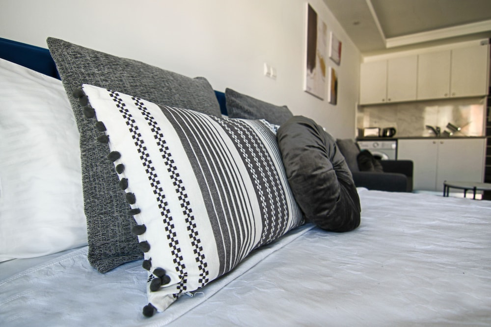 Phaedrus Living Seaside Flat Athina 116 view 4