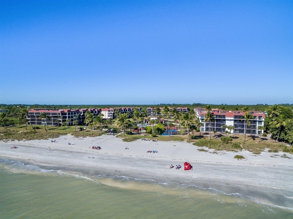 Pointe Santo Condos by Dream Vacation Rentals