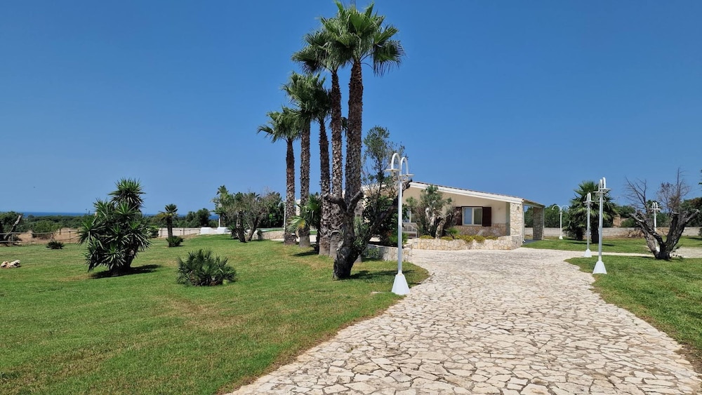 Villa With Swimming Pool Sleeps 8 Three Bedrooms