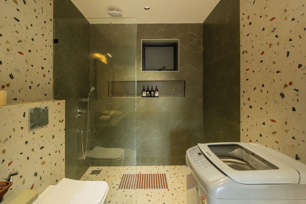 ELIVAAS Kamerios Maris 1 BHK Jacuzzi
