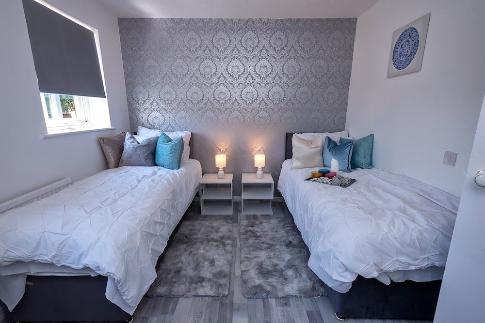 I Love London! A Stunning 2 Bed Home Sleeps 1-3!