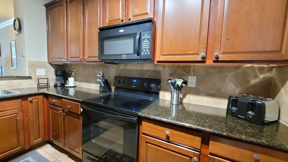 BP835CP 4 Bedroom Condo in Bella Piazza 4 Condo