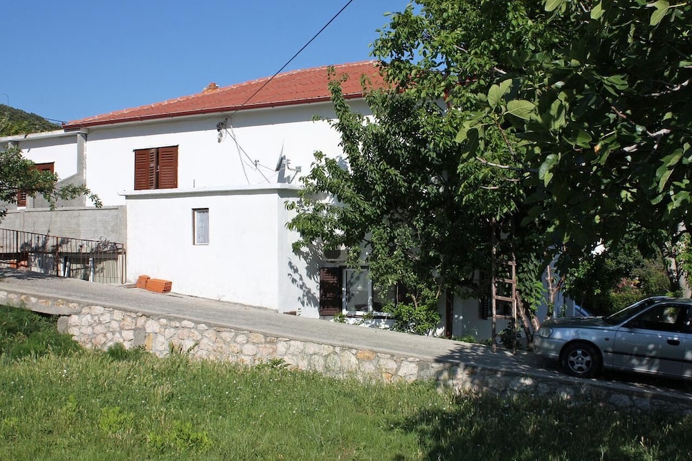 Ivo - With Terrace - A1 view 3