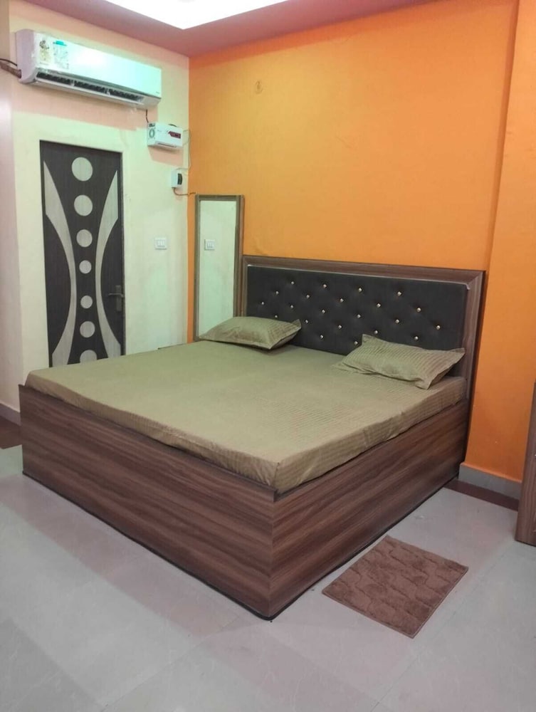 Hotel Shivoham