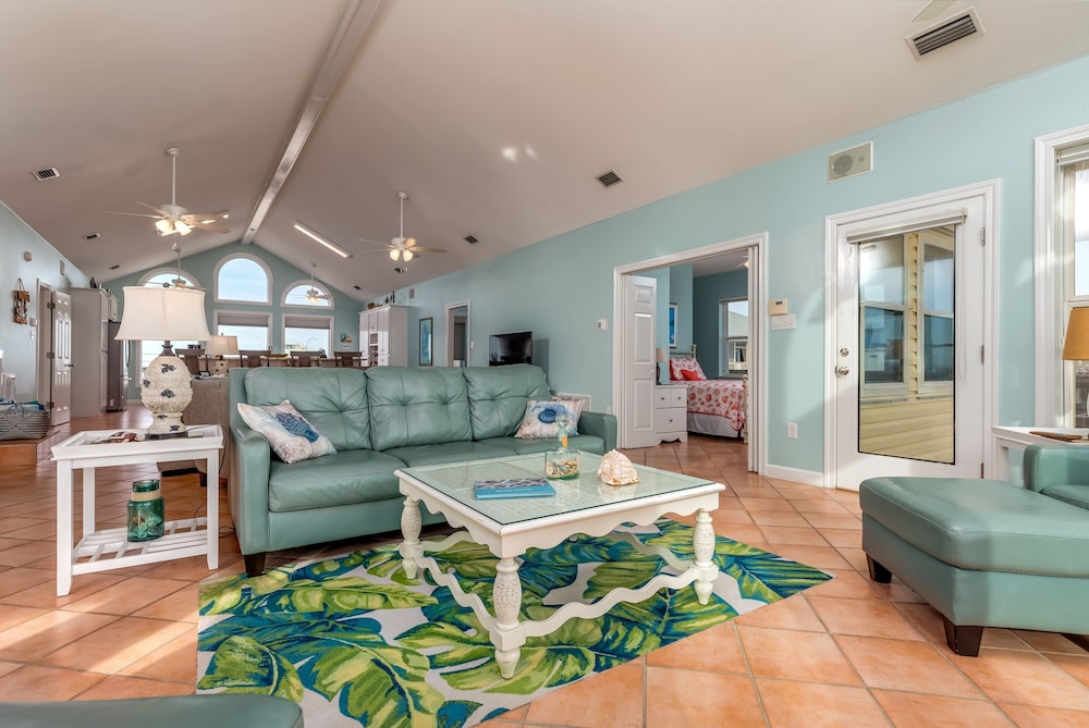 Surfside - 2431 Bienville 4 Bedroom Home by RedAwning