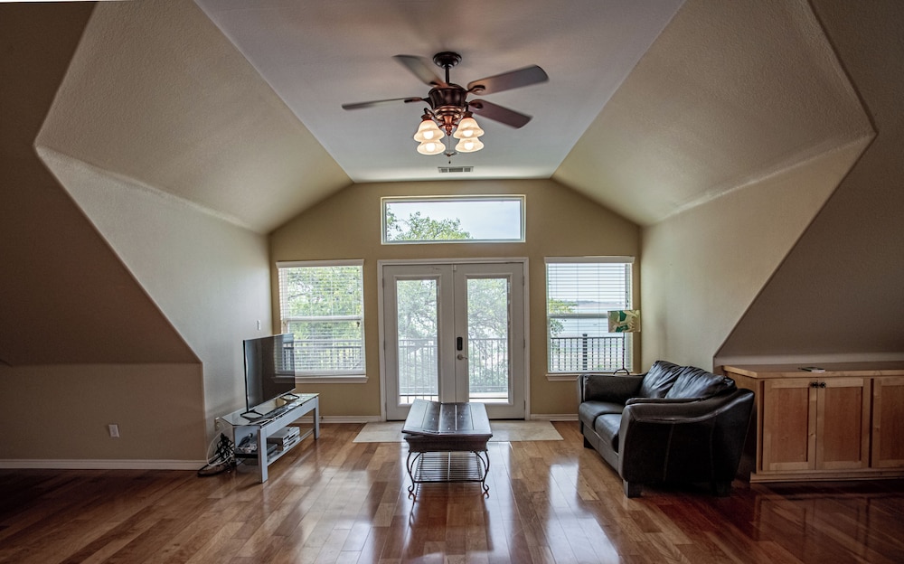 Lakefront 6BR Retreat w Dock & Game Room