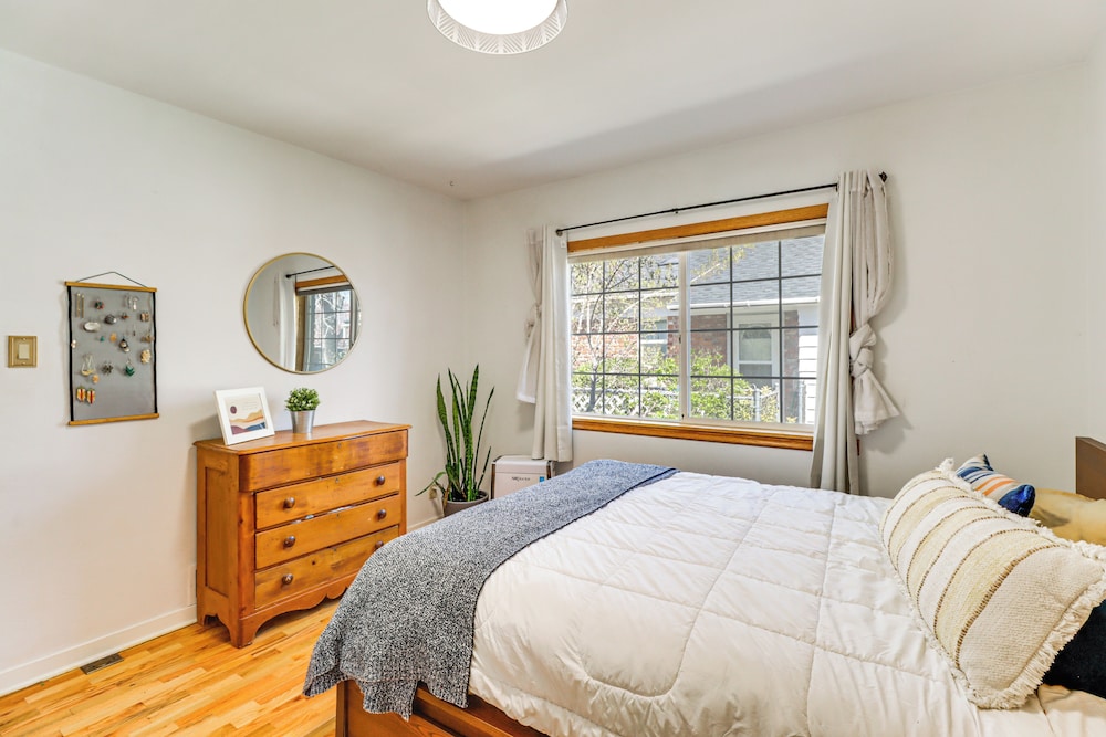 24 Mi to Slopes! Family Reno Home w/ Outdoor Oasis