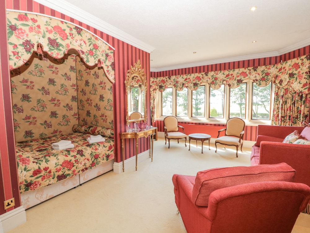 Highcliffe Manor
