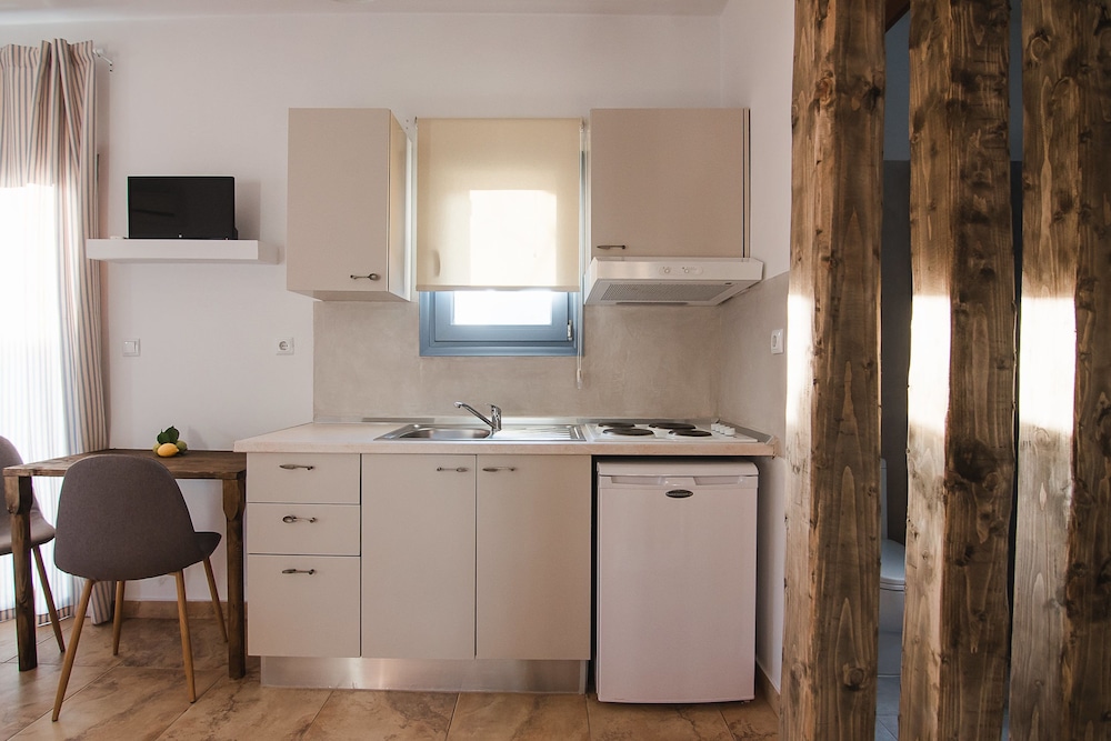 Kallisti Studios en Skiros — kitchen
