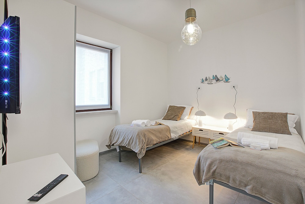 Quiet Oasis In Riva Heart