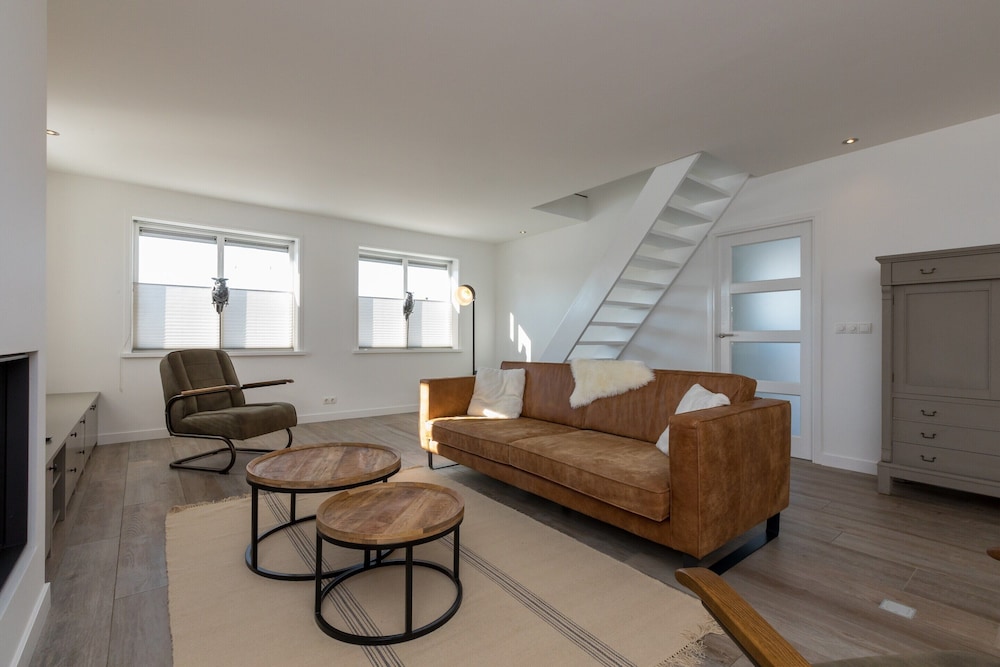 Holiday Home for 8 near Seaside Resort of Oostkapelle-Vrouwenpolder
