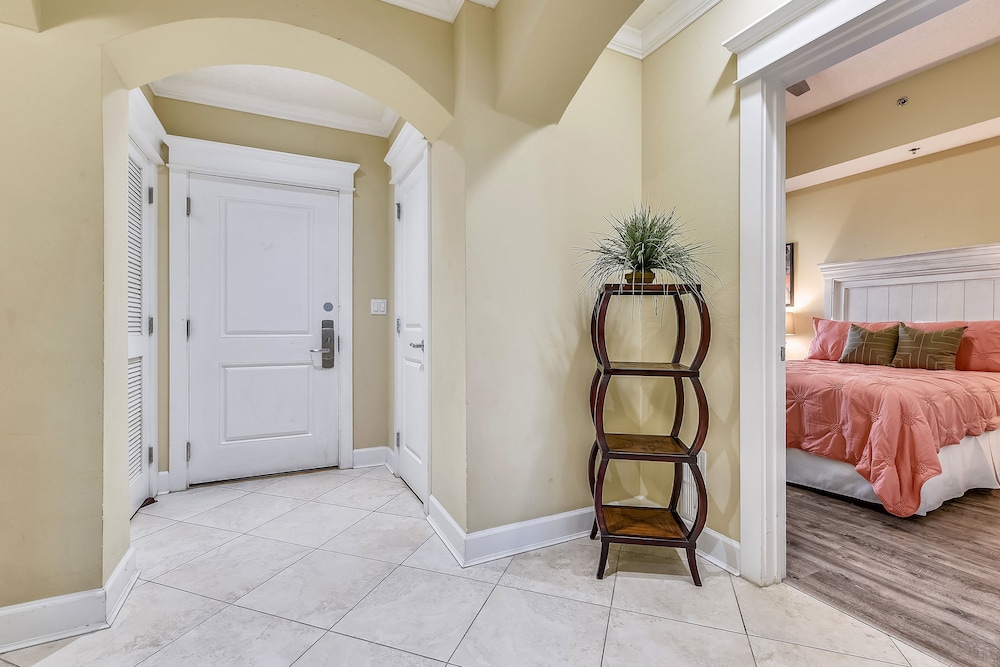 Grand Panama Beach Resort by Book That Condo