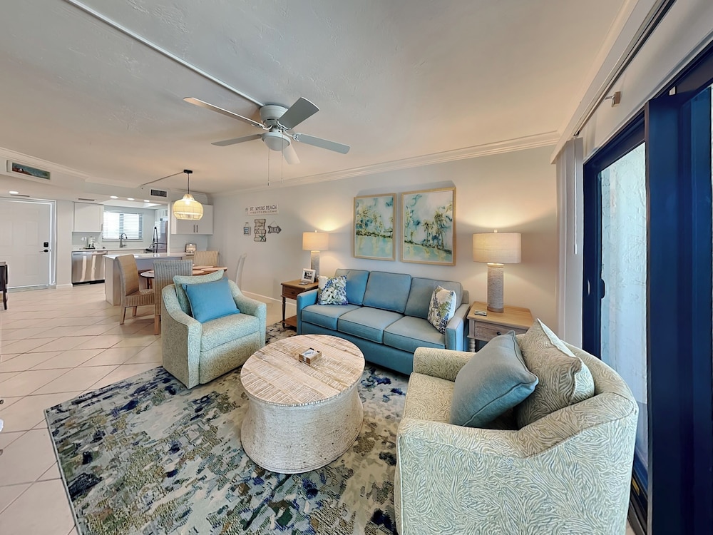 Seaside 3 by Distinctive Beach Rentals