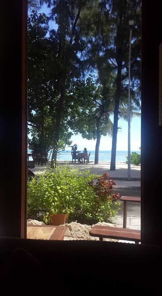 Eureka Serenity Athiri Inn