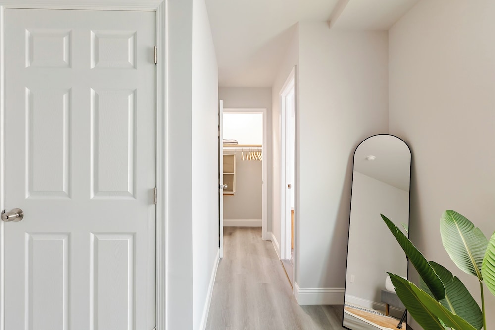 Chic & Cozy Philly Stay in City Center