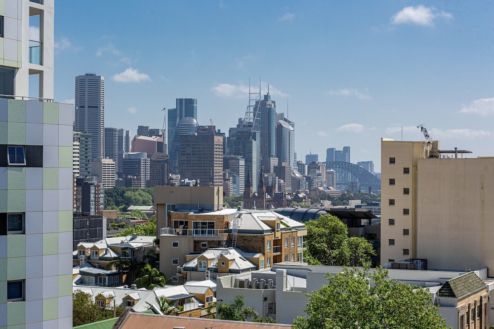 Bright Stay in Sydney With Harbour Bridge Views